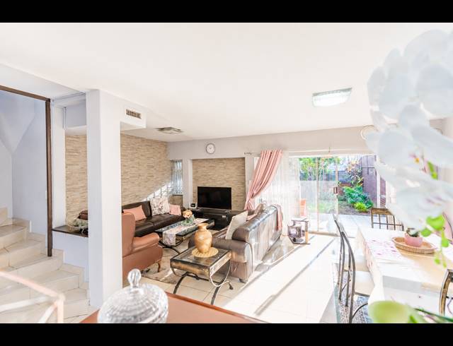 4 BEDROOM TOWNHOUSE FOR SALE IN MUSGRAVE